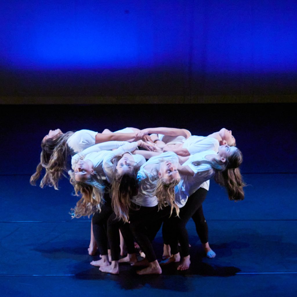 Dancing for Trust, Tanzprojekt an Bremer Schulen. Dancing for Trust, Tanzprojekt an Bremer Schulen. Präsentation der Tanz-Choreografien im Metropol-Theater. Zweiter Abend.